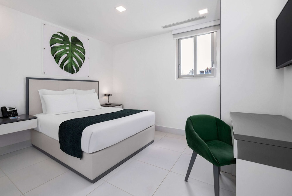 2 BEDROOMS