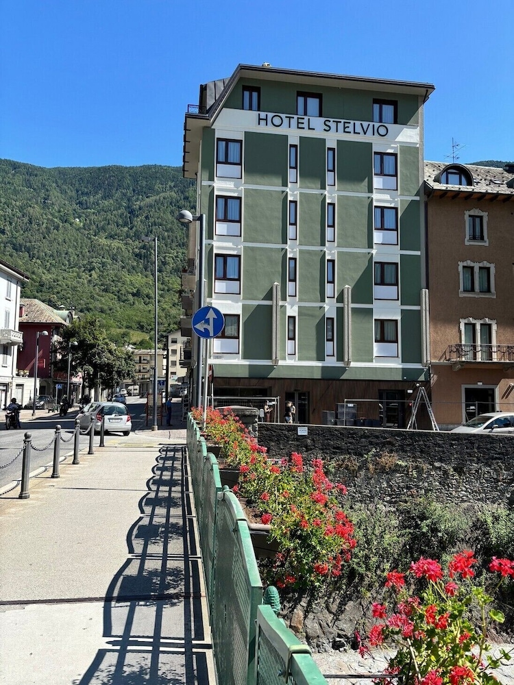 Hotel Stelvio Tirano 10/76