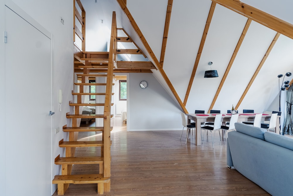 Harenda Residence 33/42