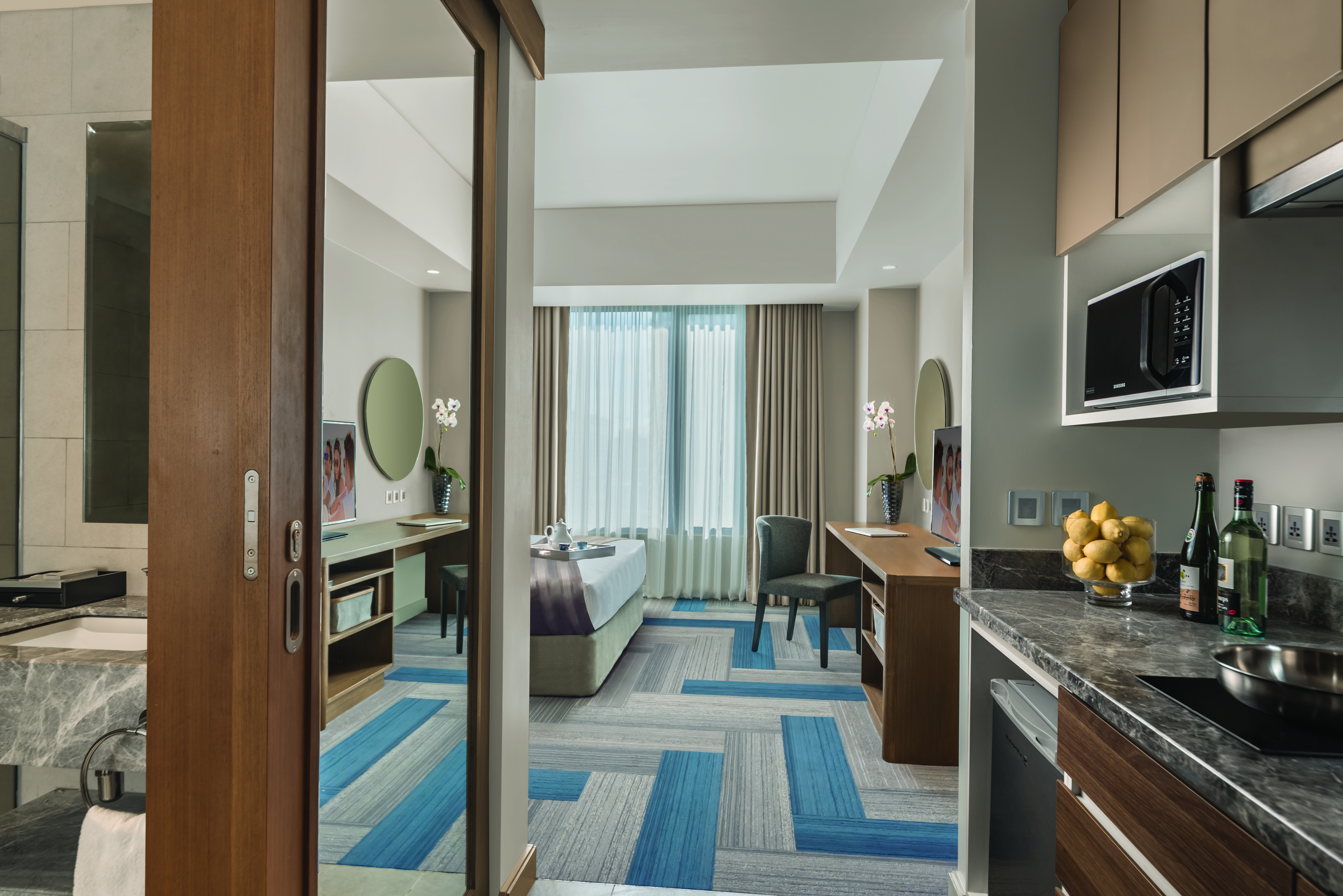 Premier, Studio, Citadines Bay City Manila 2/2