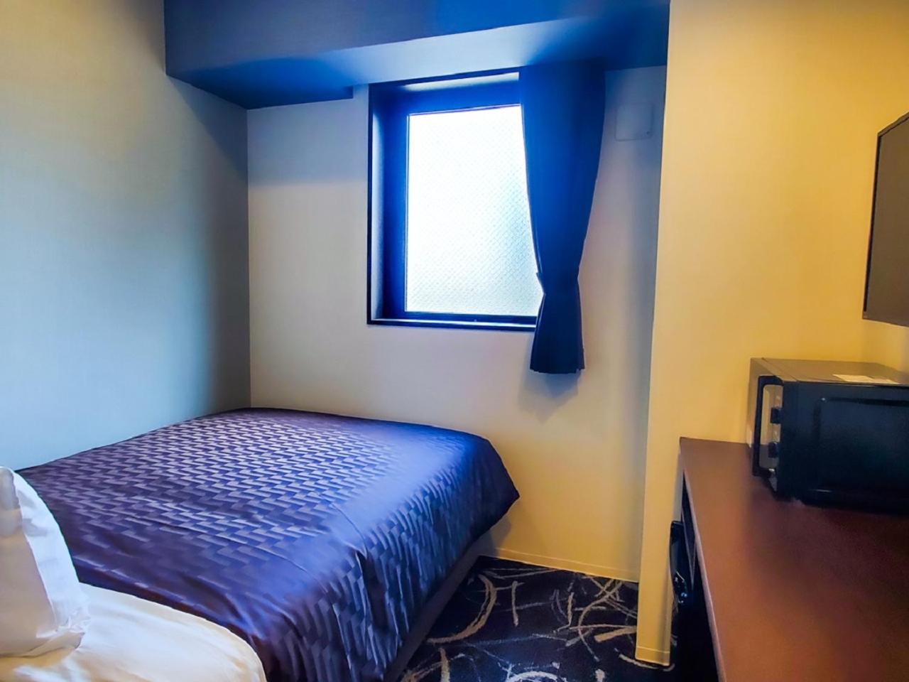 ROOM, SEMI DOUBLE BED