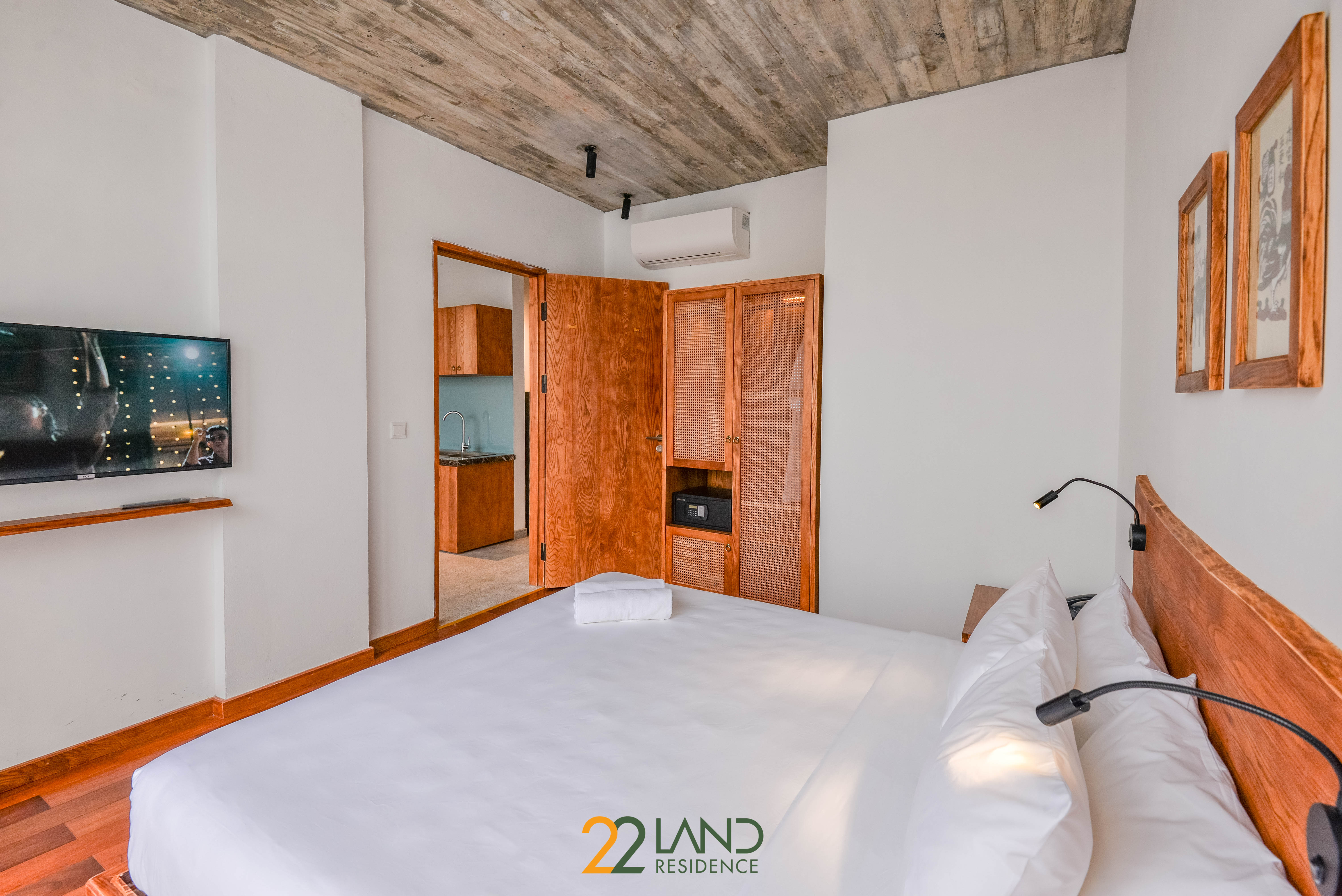 22Land Hotel and Residence 14/50