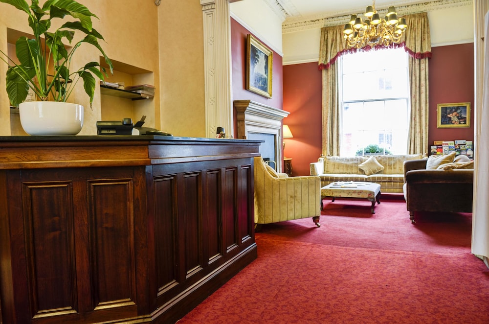 Albany House Hotel 7/57