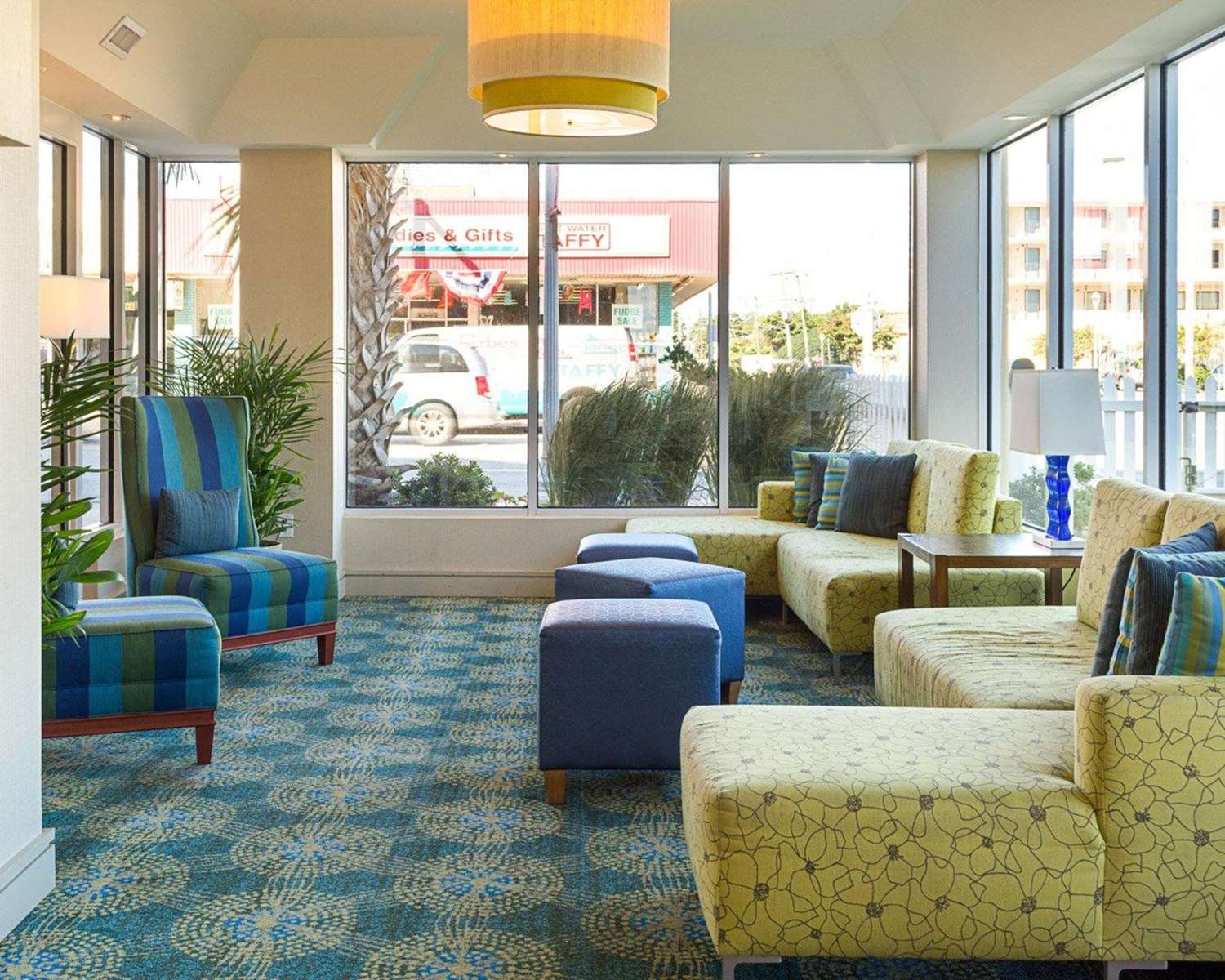 Comfort Suites Beachfront 12/16