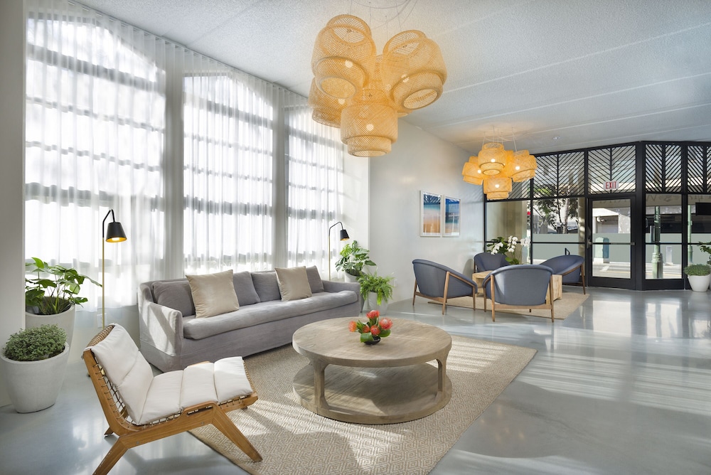 Ohia Waikiki Studio Suites 65/99
