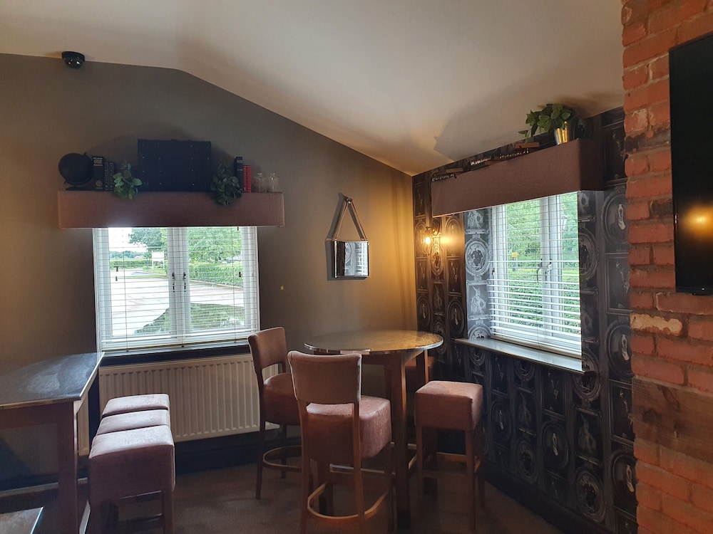 Cuttle Bridge Inn Hotel 14/28