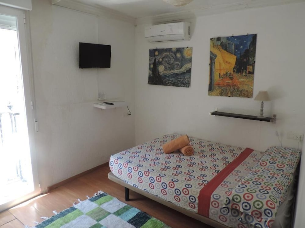 Hostal El Cascabel 18/75