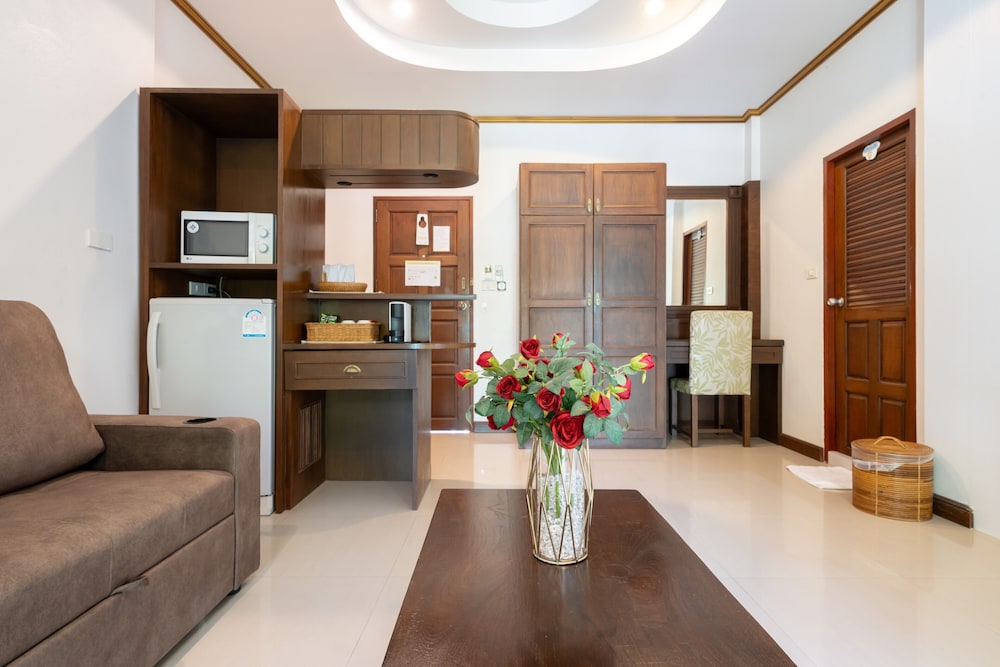 The Green Beach Resort 49/75