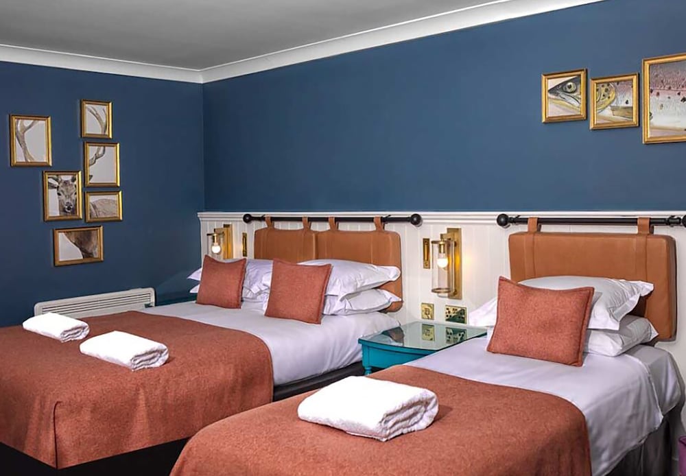 Loch Rannoch Hotel and Estate 16/63