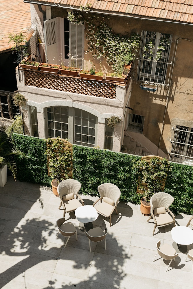 Boutique Hotel Cezanne 4/62