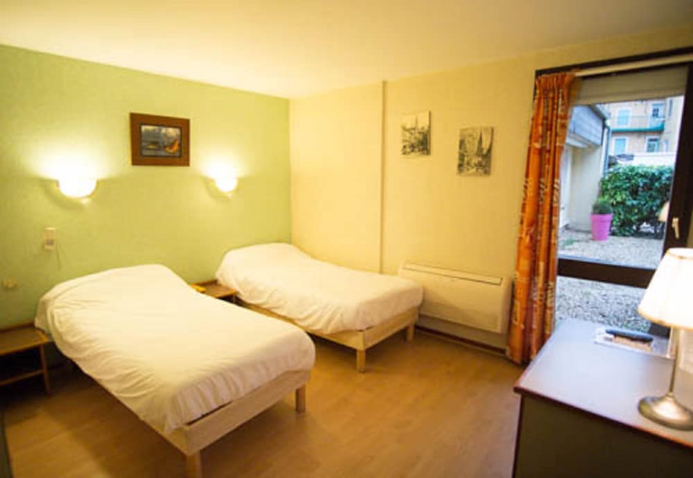 HOTEL LE THUROT 18/50