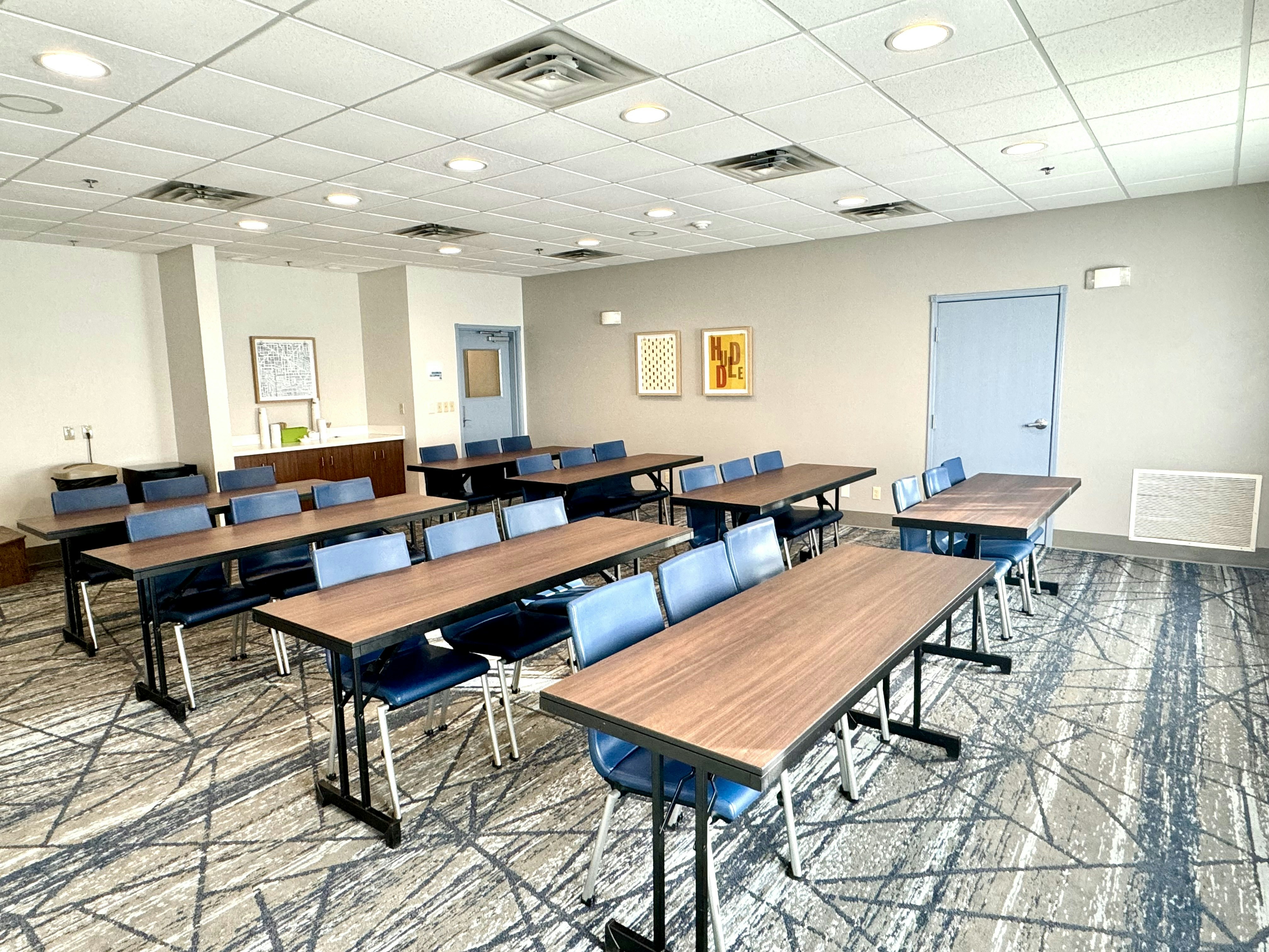 Holiday Inn Express & Suites Dewitt (Syracuse) 54/61