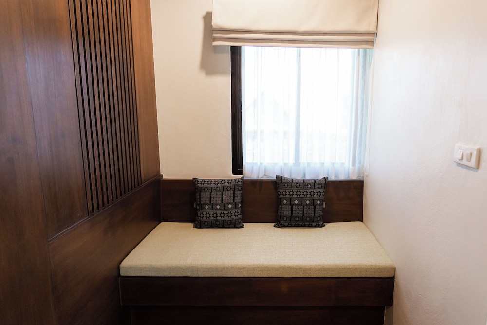 Lima Lanna Hotel 40/50