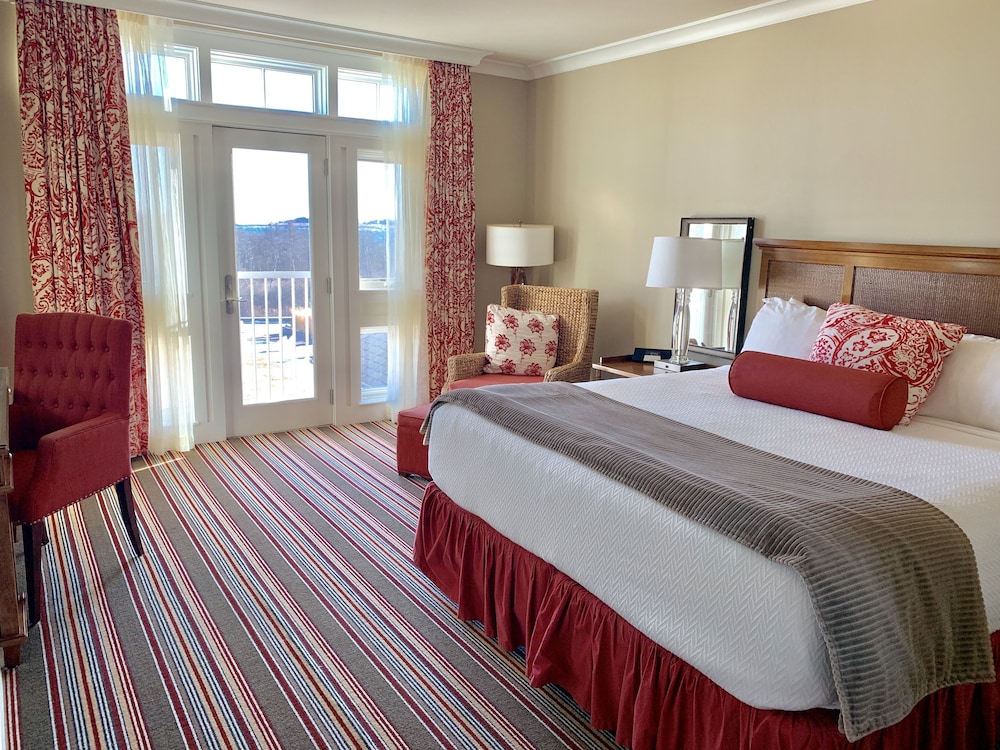 Inn By The Sea 12/66