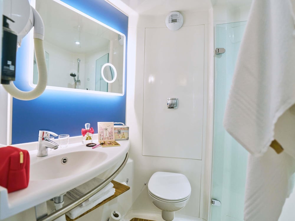 Standard, 3 Beds, Ibis Sarlat 8/9