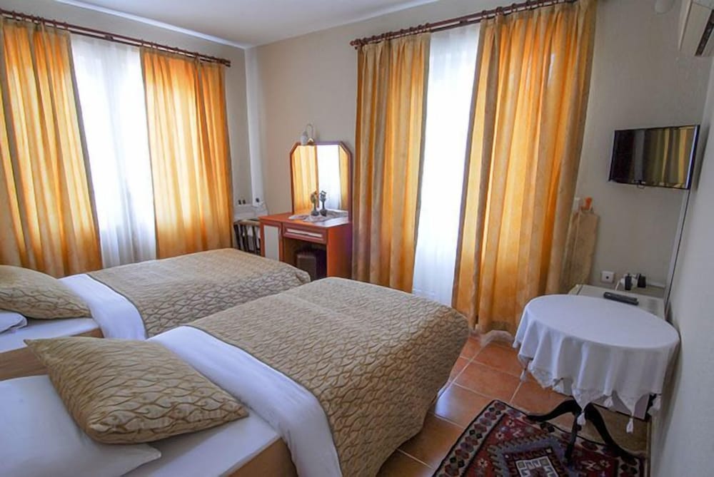 hotel alize 14/23