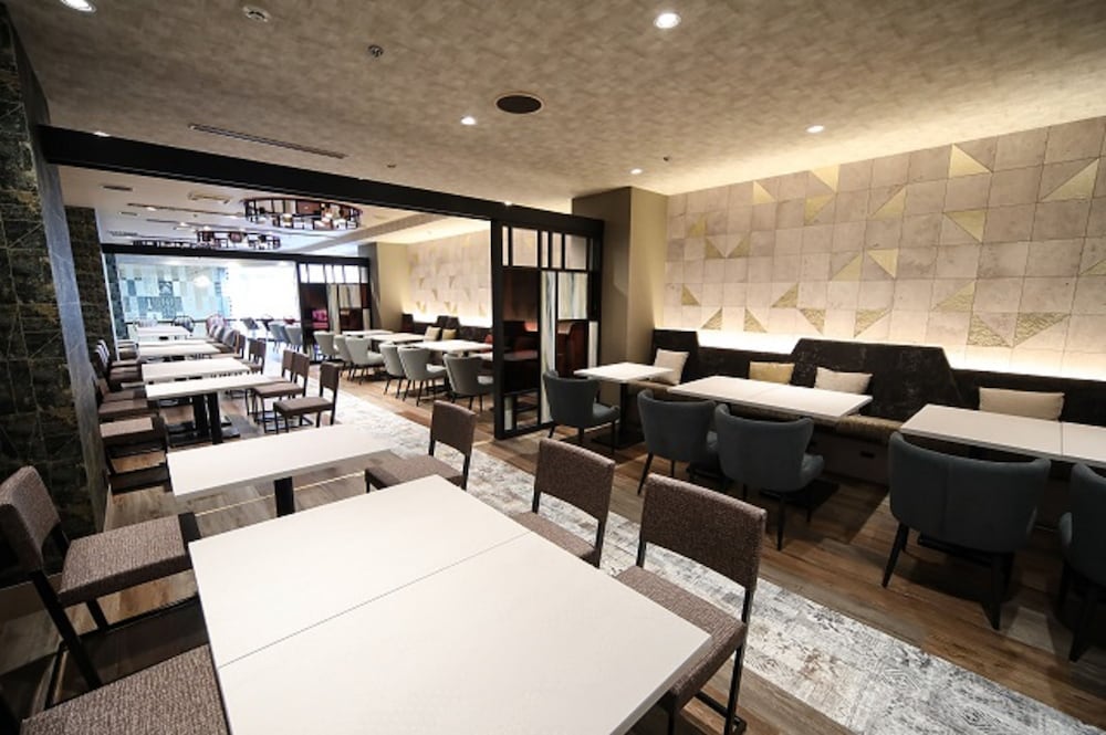 Shin-Osaka Esaka Tokyu REI Hotel 48/68