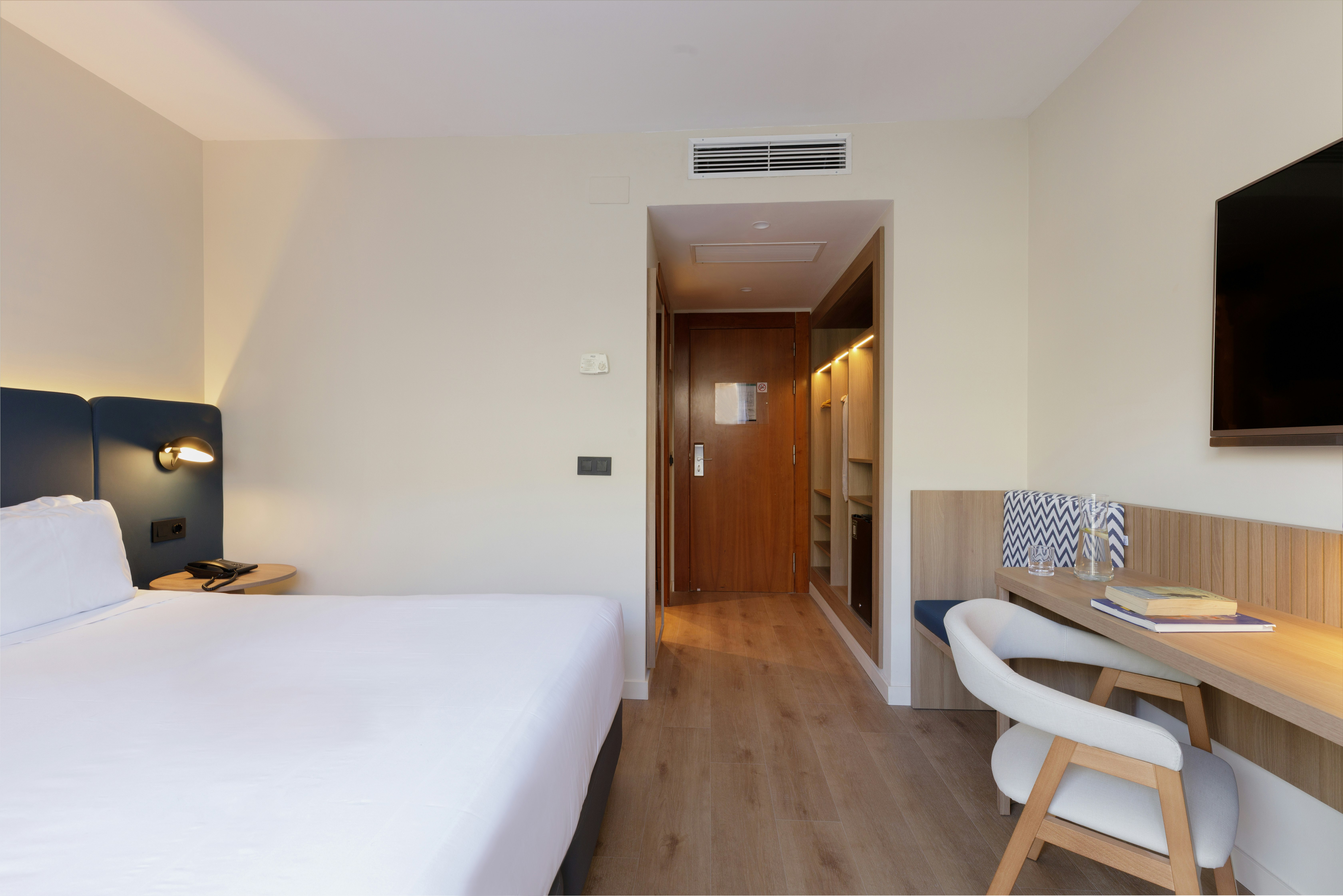 غرفة كلاسيكية بسرير مزدوج بشرفة، Kalma Sitges Hotel 2/5