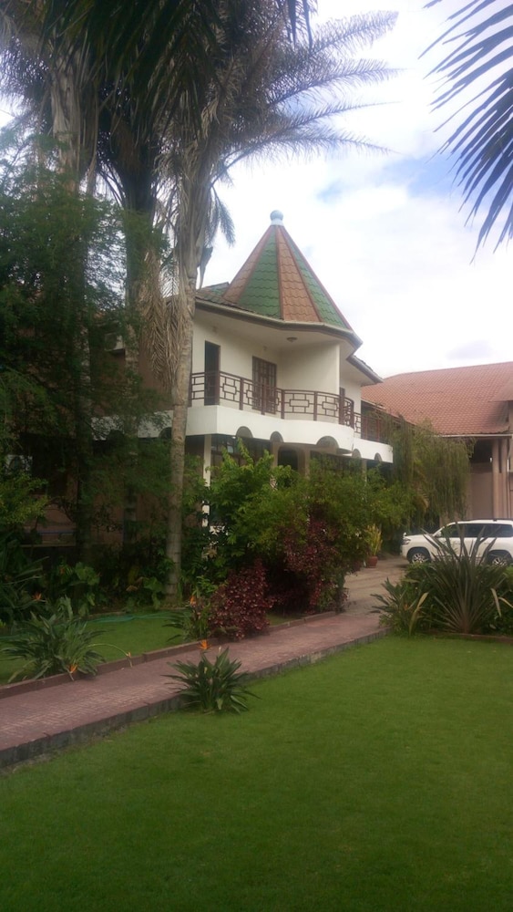The Charity Hotel 40/50