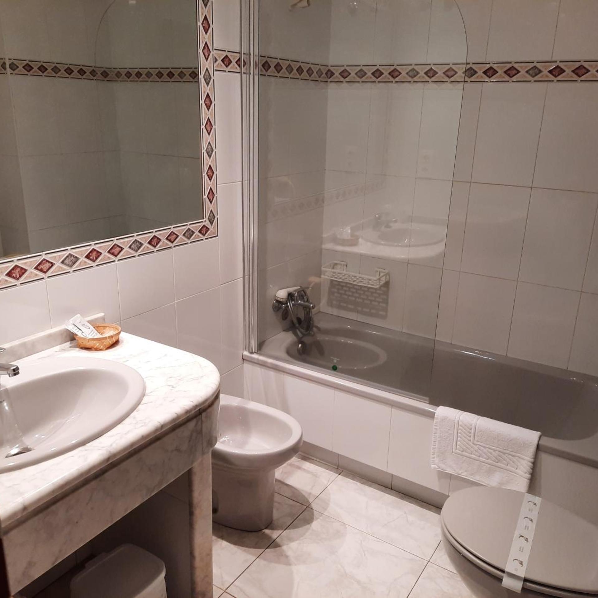 Hotel Cervantes 23/24