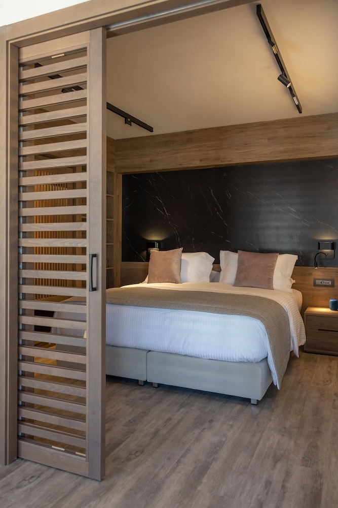 PRESTIGE, SUITE, ACROPOLIS VIEW