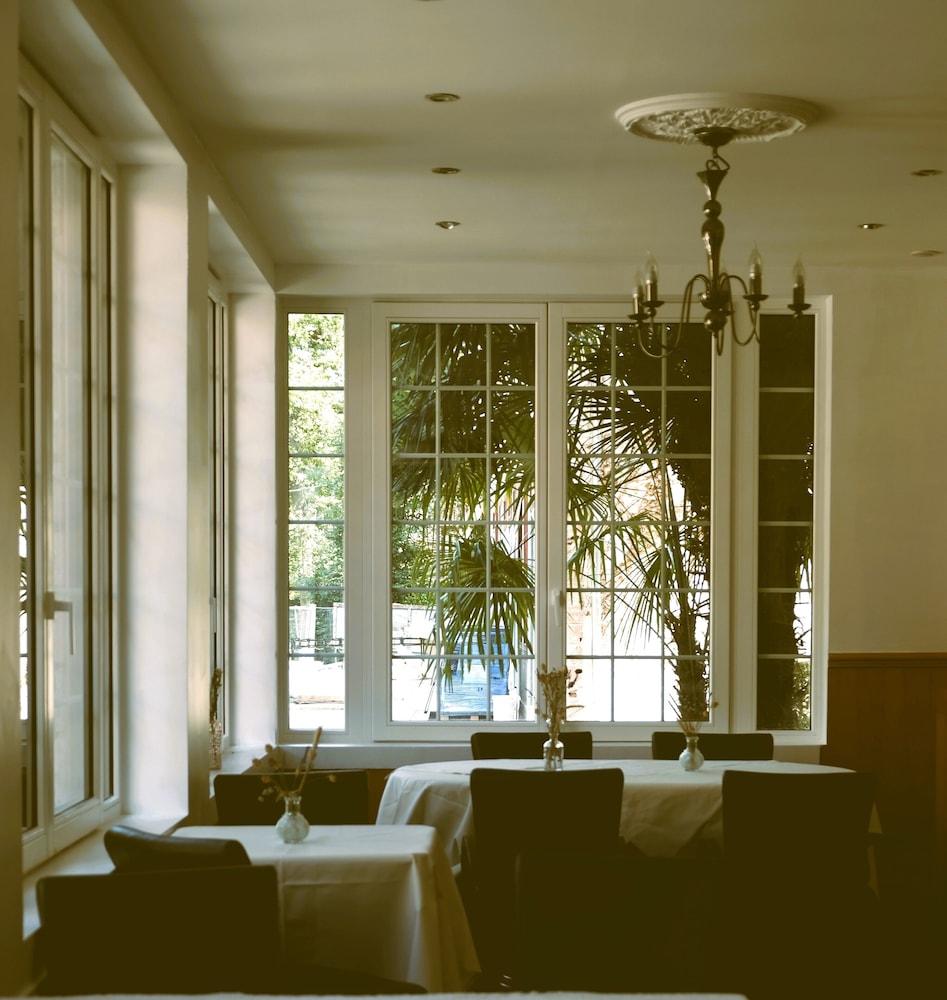 Hipotel Hostellerie Du Lys 27/49