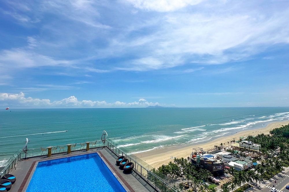 Yarra Ocean Suites Danang 51/58