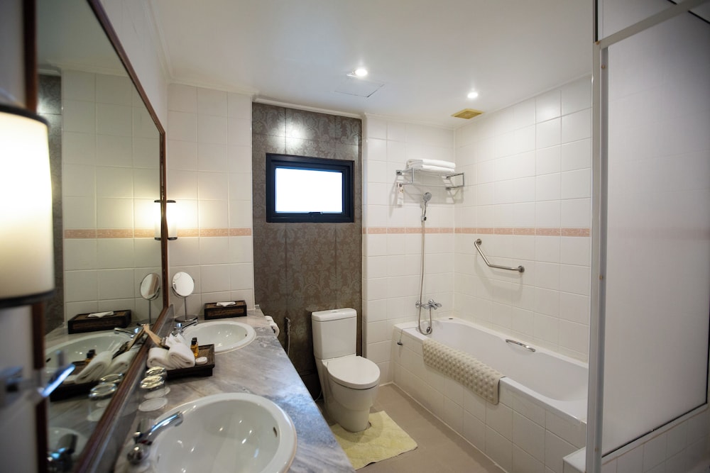 The Tarntawan Hotel Surawong Bangkok 60/60