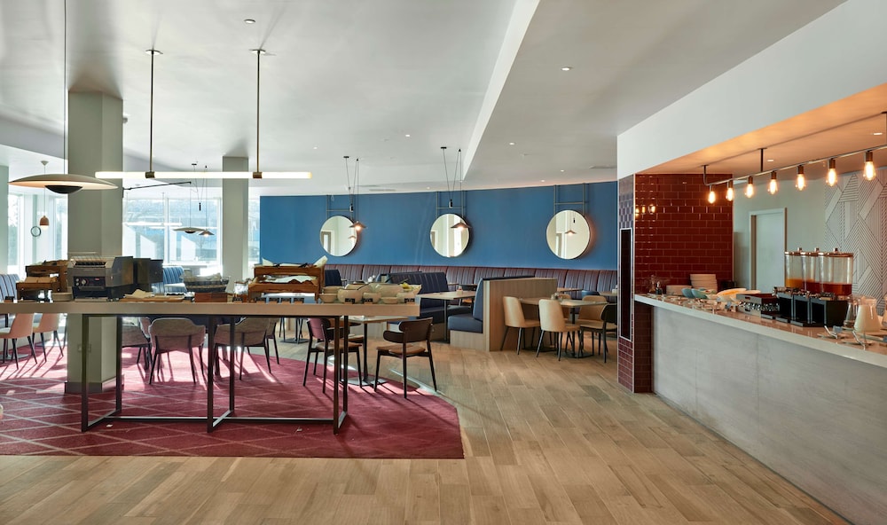 HYATT PLACE LONDON HEATHROW AIRPORT 65/77