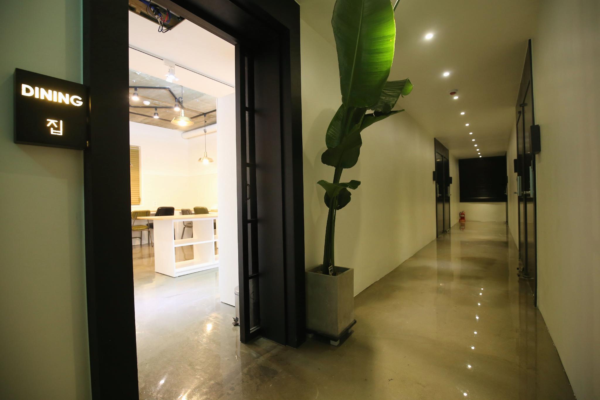 Hotel YAJA Daejeon Terminal 27/37