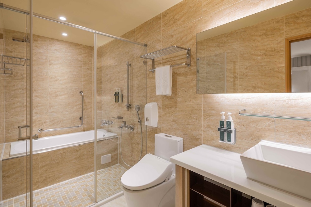Kindness Hotel Zhongshan Bade 50/56