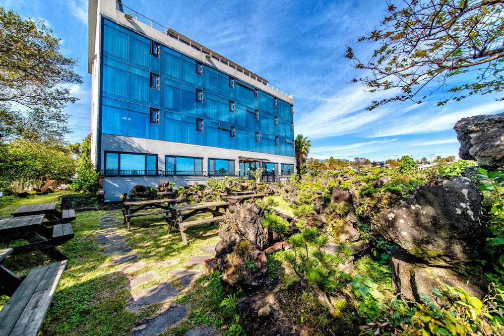 Olleyo Resort 4/50