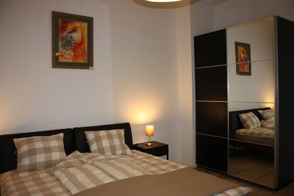 Govienna Luxury Oldtown Apartments 6/24