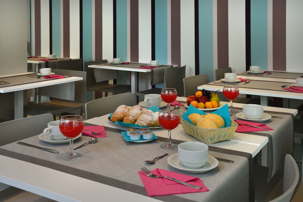 Embassy Hotel & Spa 31/43