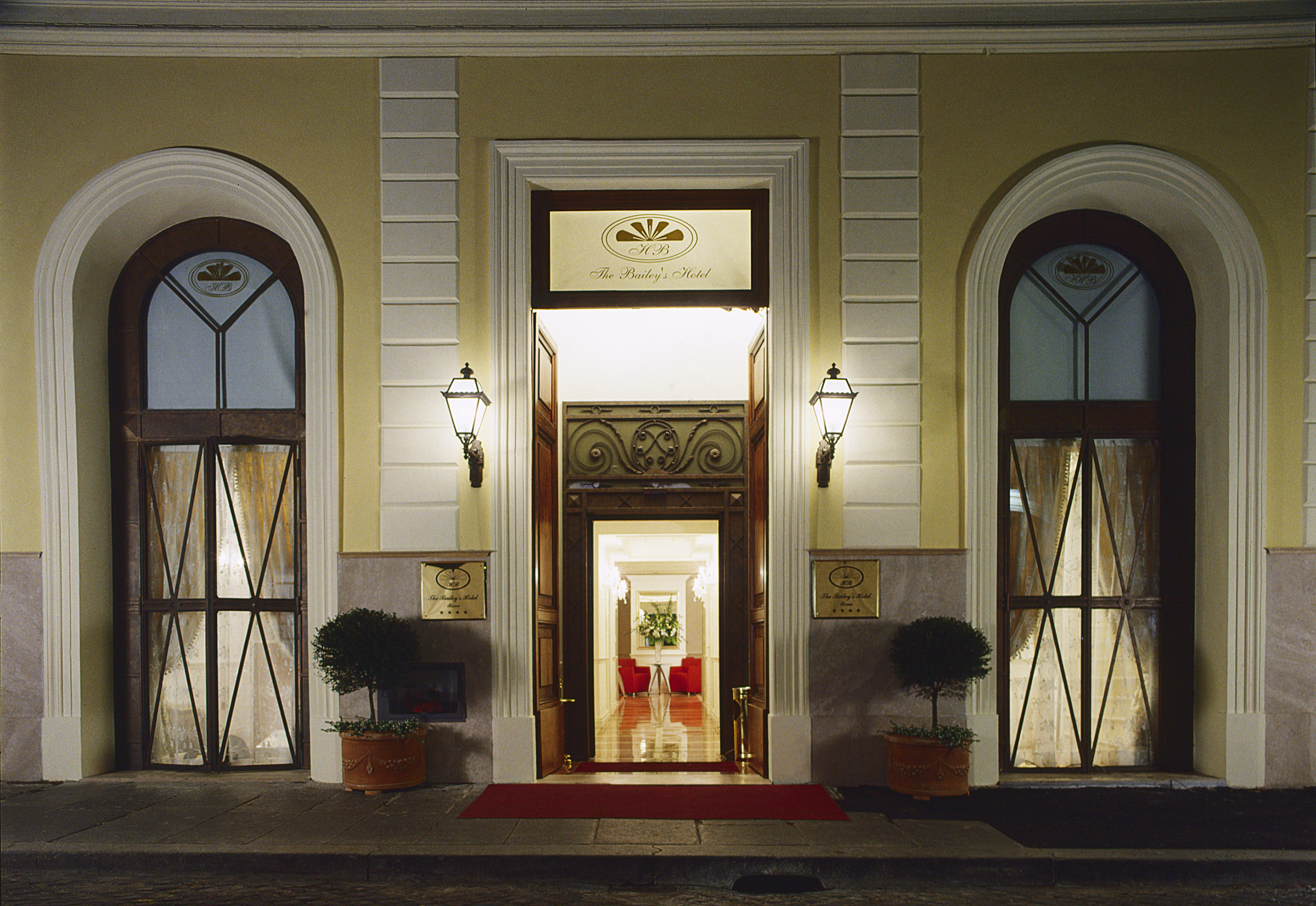 BAILEYS HOTEL 29/38