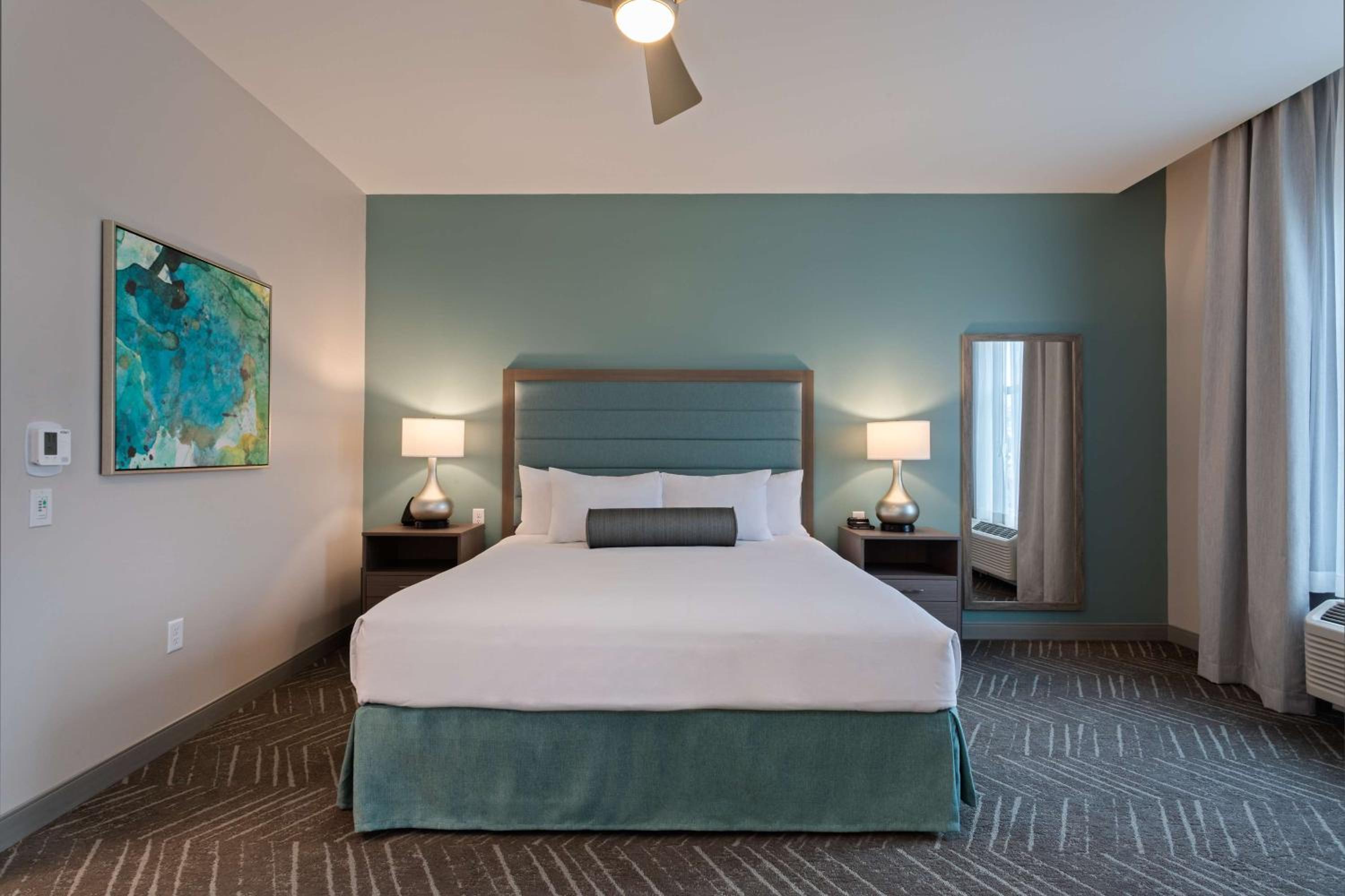 Studio, King Bed, Sofa, Accessible