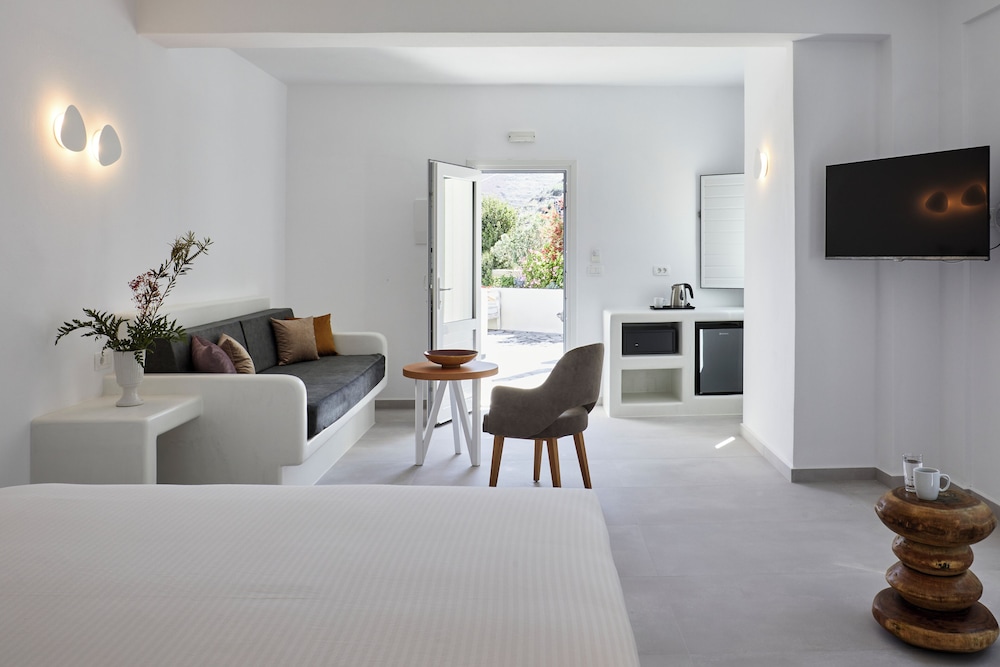 Anchor Suites 41/56