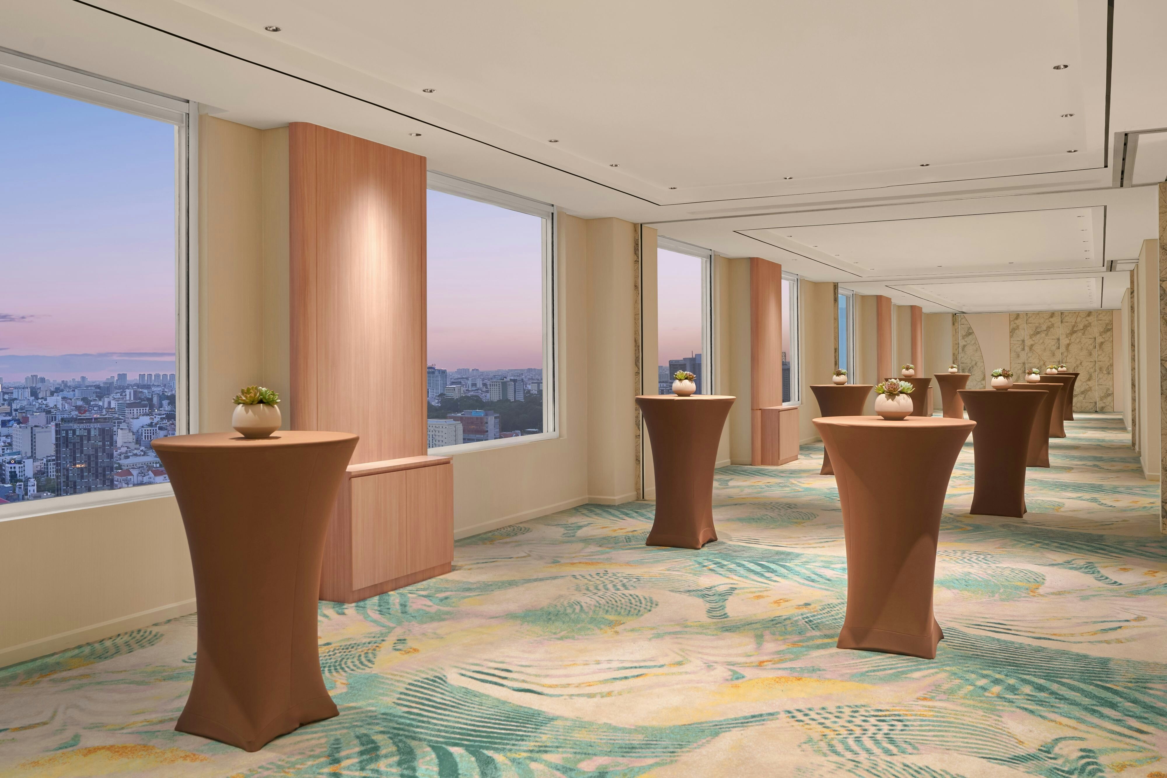 Sheraton Saigon Grand Opera Hotel 13/18