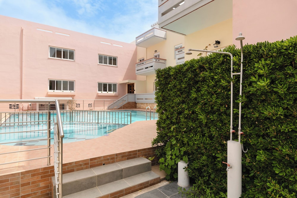 Thelesi Apartments 46/50