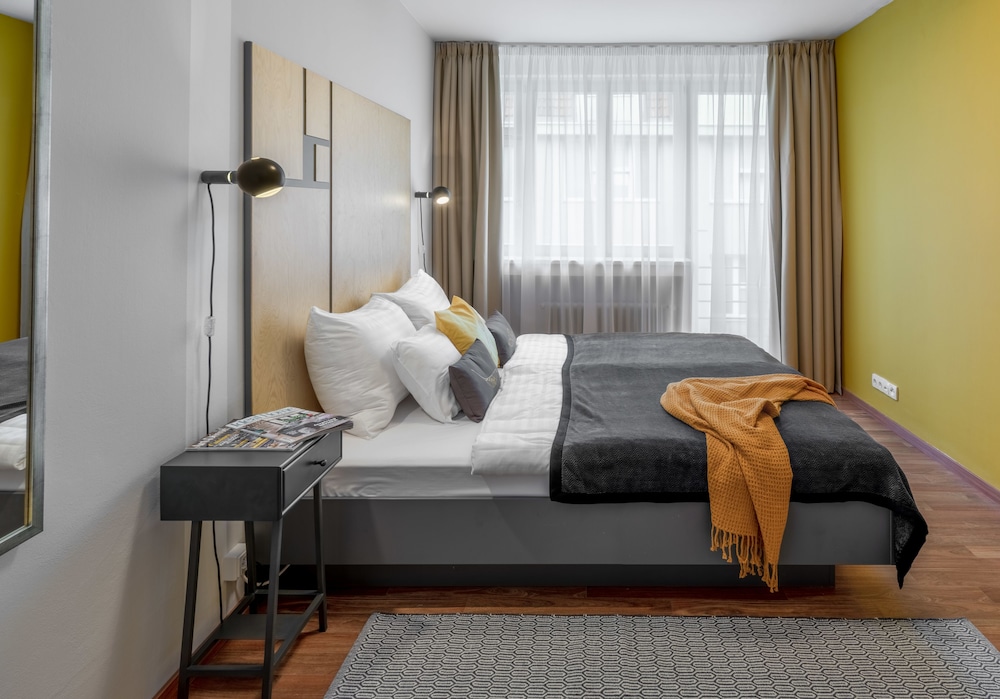 City Leaf Apartments by Adrez Living 7/20