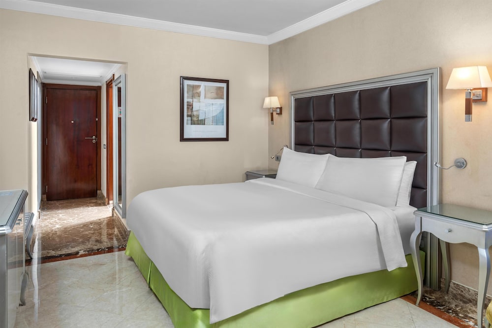 Room, King Bed, Full Sea View
