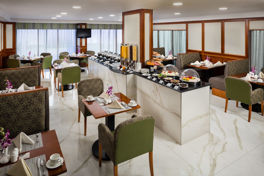 restaurant cafeteria