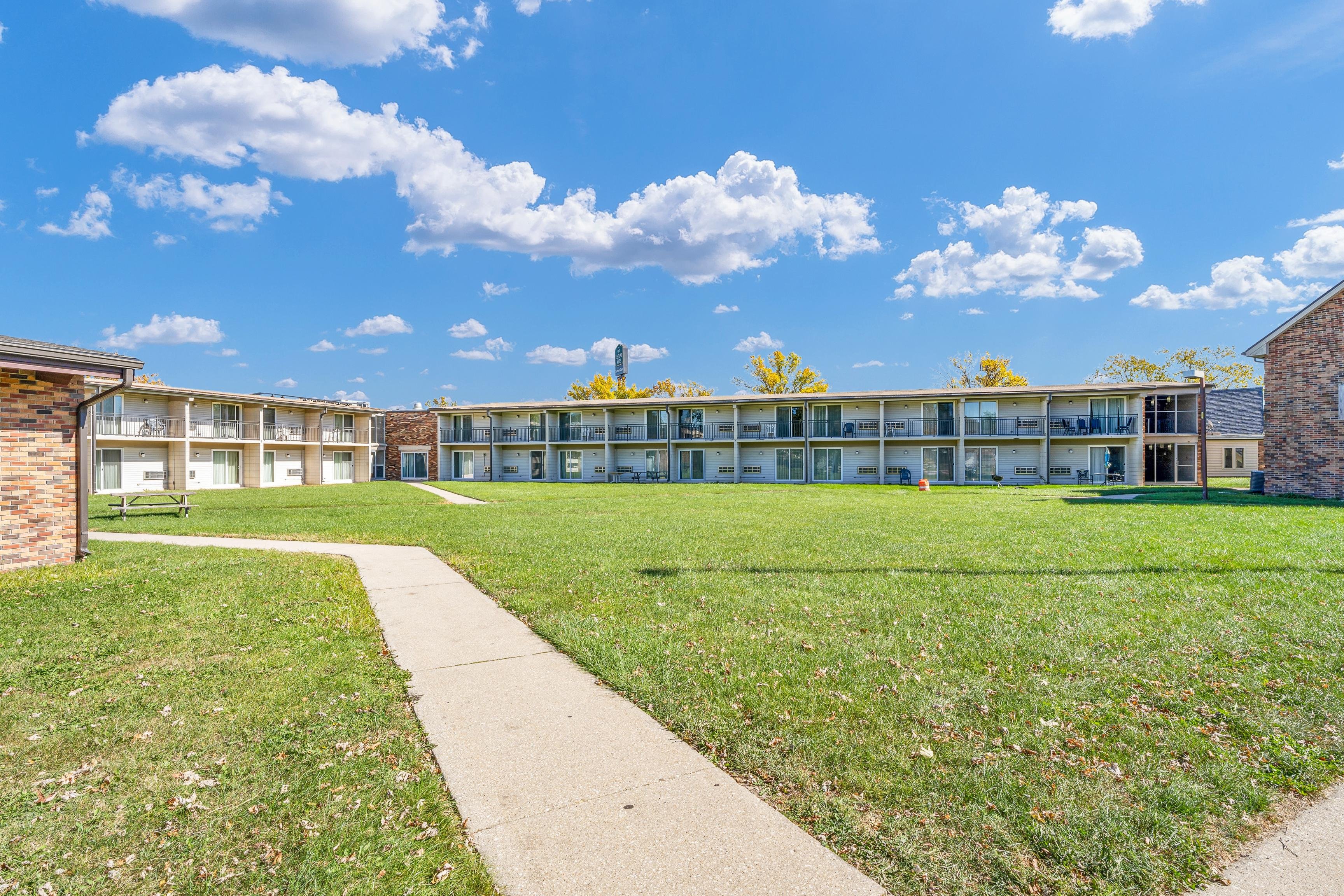 Red Lion Inn & Suites Urbana 56/60