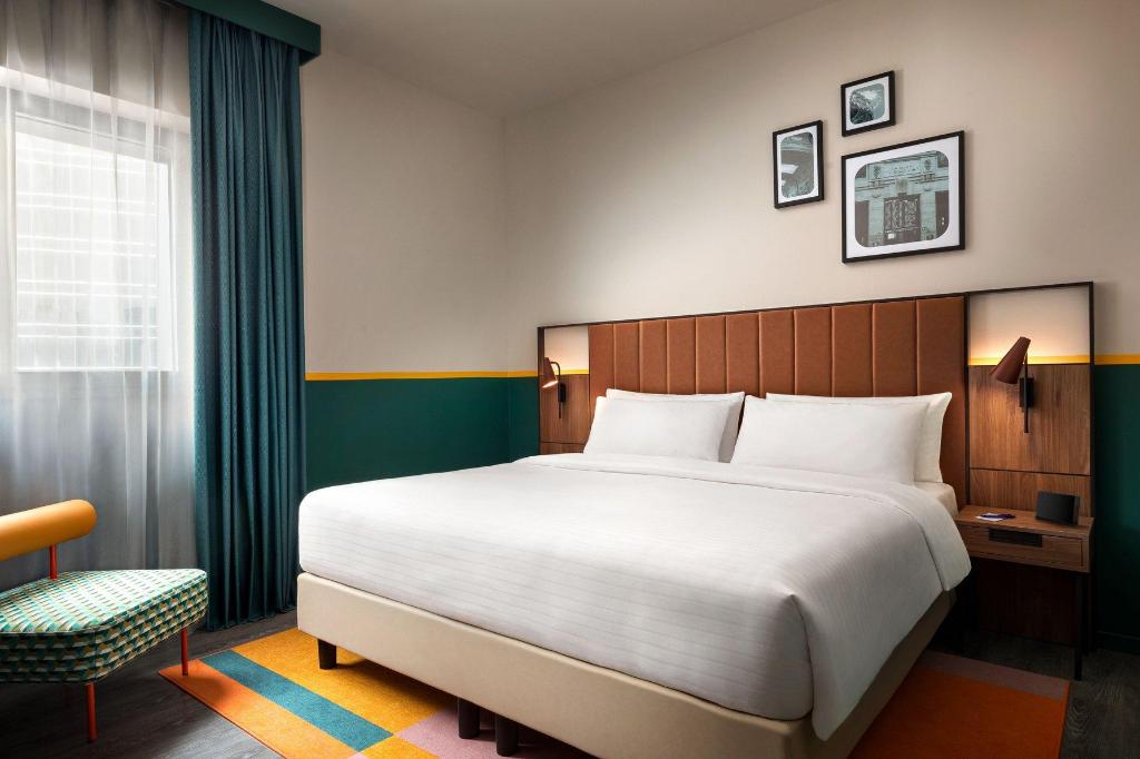 Duo, Suite, King Bed, Sofa