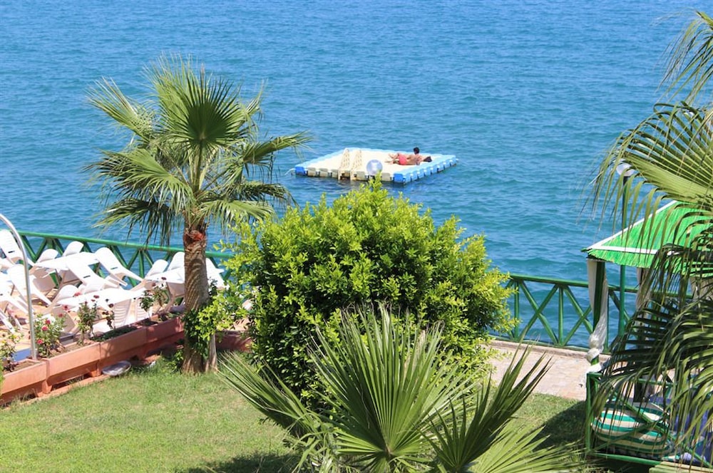 Royal Sebaste Hotel 38/42