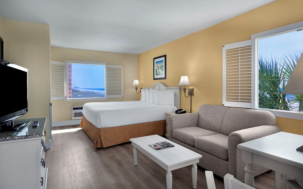 غرفة قياسية صغيرة بسرير كينج مع أريكة، Best Western Ocean Sands Beach Resort 3/4