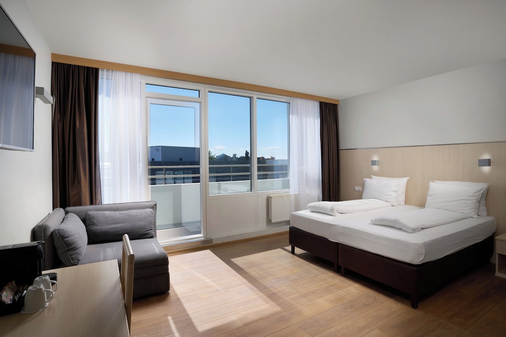 ROOM, DOUBLE BED, WITH EXTRA BED