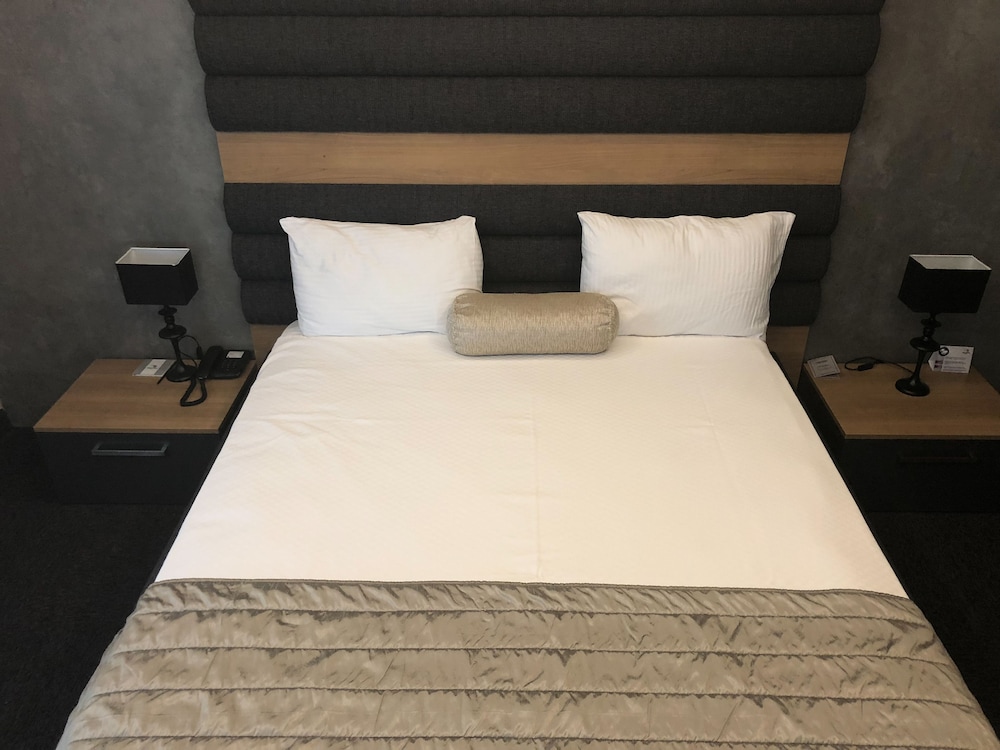 KALEVERA HOTEL 15/25