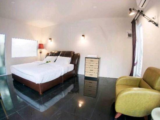 Deluxe, Double Bed, Pool Access