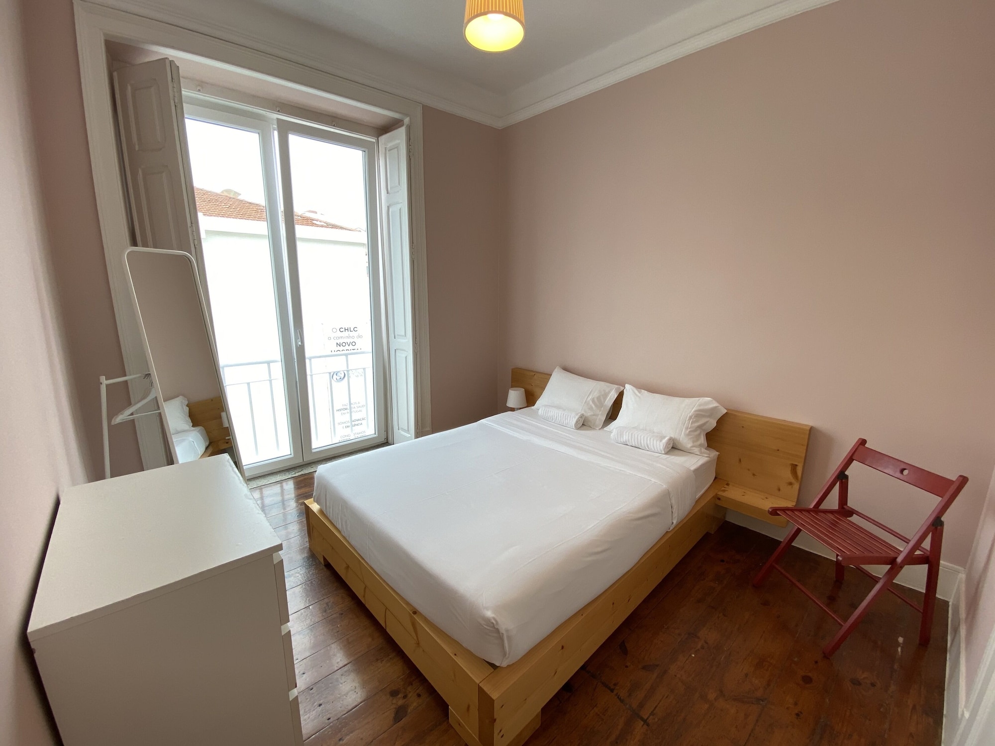 STANDARD, DOUBLE BED, SHARED BATHROOM